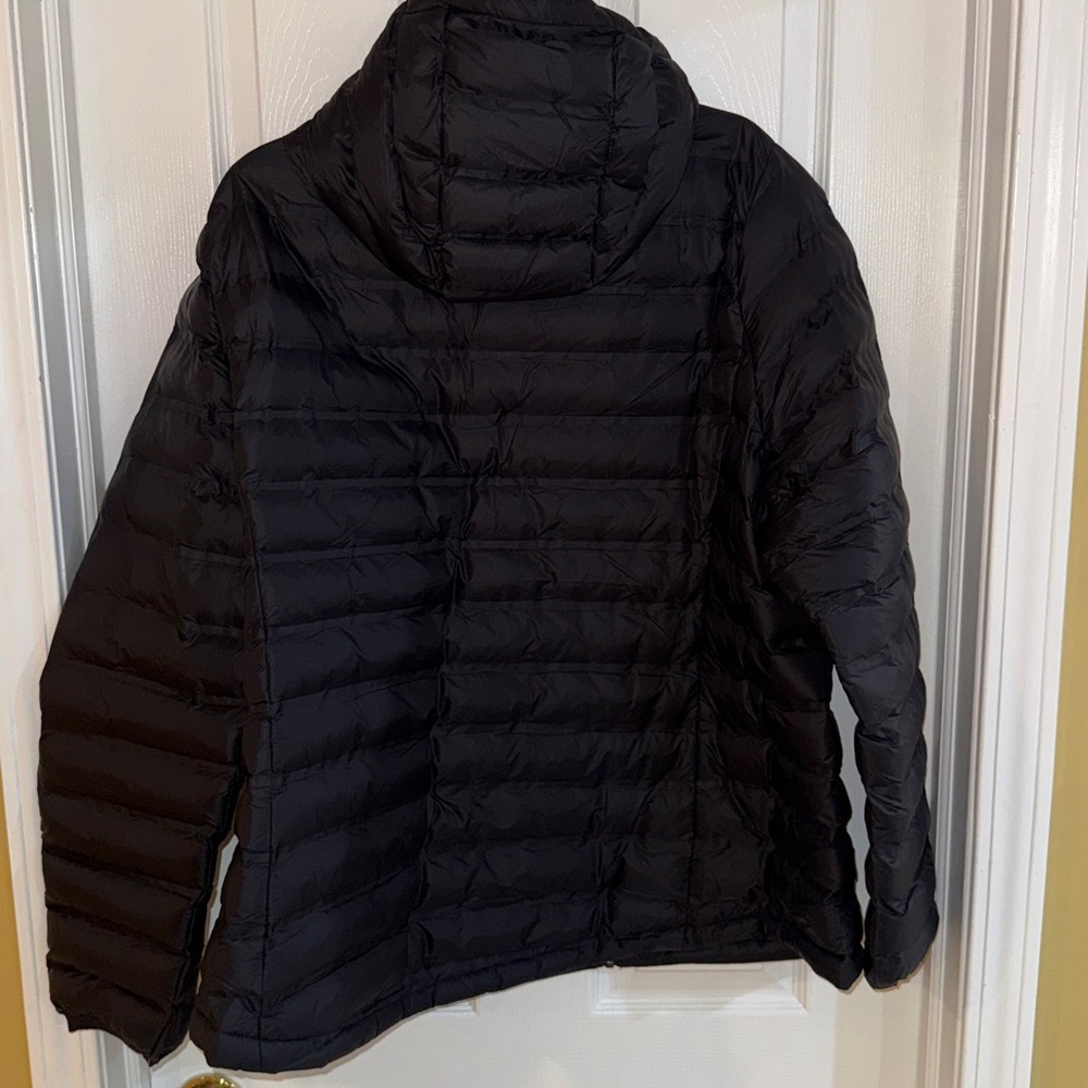 Women’s ZeroXposur Black Jacket - Picture 3 of 16